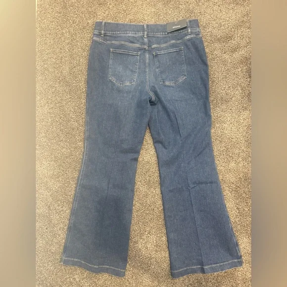 SPANXshape Original EveryWear
Flare Jeans - Picture 4 of 8